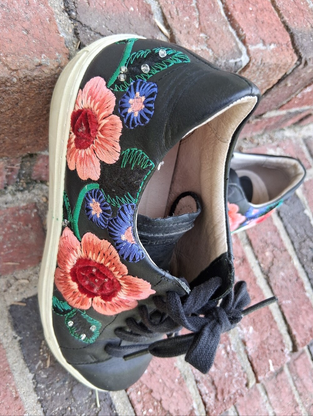 Skechers Women's Black Floral Embroidered Low-Top Sneakers - Picture 2 of 5